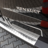 NEREZ kryt prahu zadn�ch dve�� TOP Style Renault Trafic III -- od roku v�roby 2014-