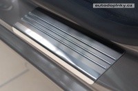 Kryty prahů-nerez+plast Renault Arkana -- rok výroby 2021-26 (4-dílná sada) Kryty prahů-nerez+plast Renault Arkana -- rok výroby 2021-26 (4-dílná sada)